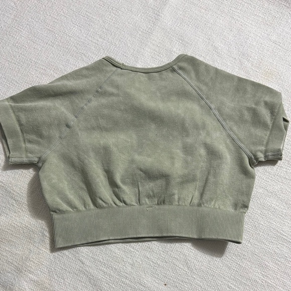 Green Cropped Sweatshirt - Picture 3 of 3